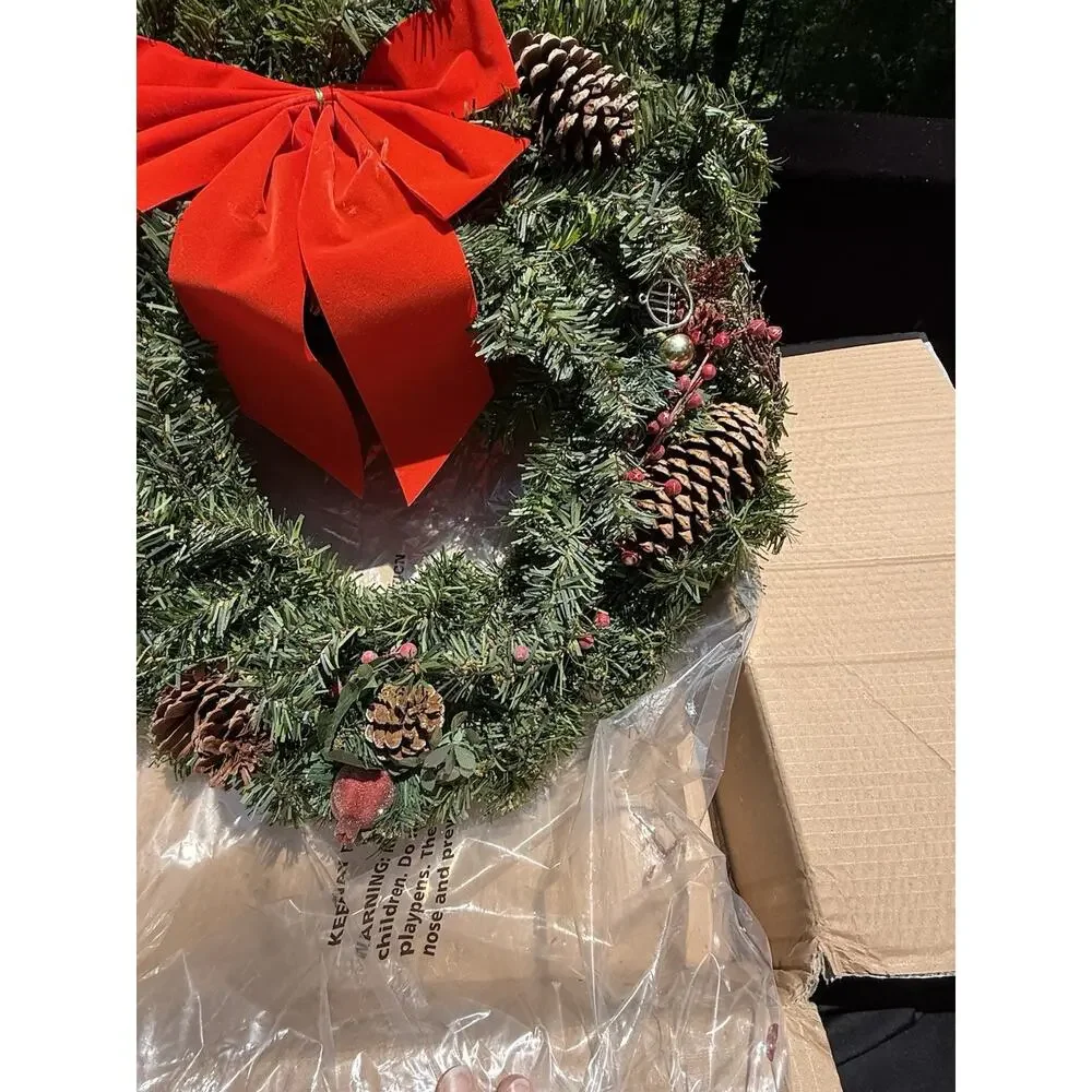 Brookstone Pinecone & BERRY 24” Christmas Wreath In Original Box Not Pre lit
